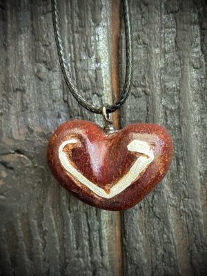 Collier pendentif bois cœur et métal