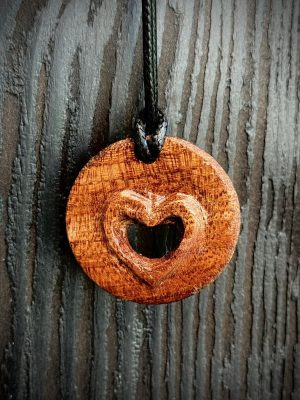 Collier pendentif bois cœur