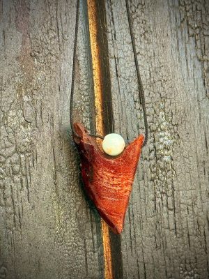 Collier pendentif bois pointé de flèche