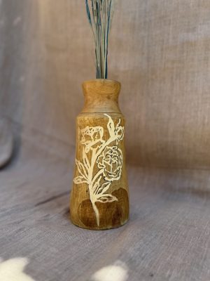 Vase en bois tourné gravé chêne