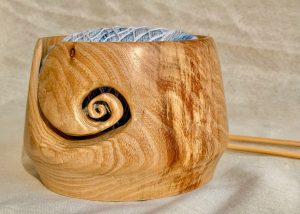 Pot à pelotes en bois tourné