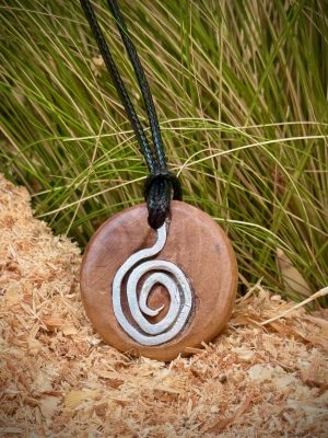 Collier pendentif bois et métal