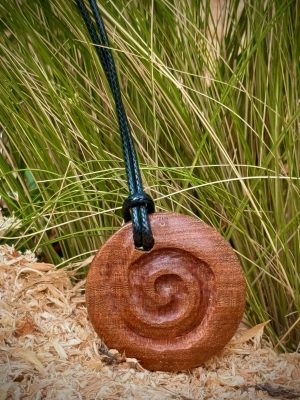 Collier pendentif bois tourbillon