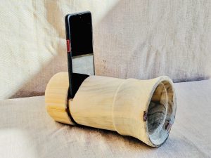 Haut parleur non connecté en bois tourné en pin
